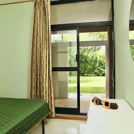 Apartmán Isa-holiday Homes In From 400 To 900 M From The Beach, 6 Beds With Private Outdoor Area *
