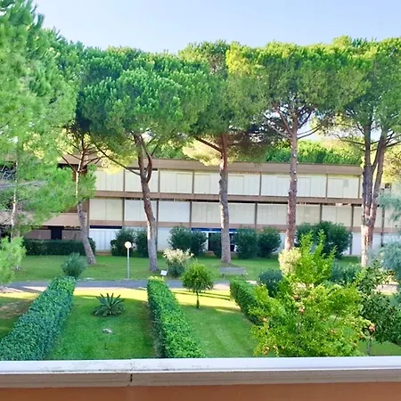 Isa-holiday Homes In From 400 To 900 M From The Beach, 6 Beds With Private Outdoor Area Apartmán
