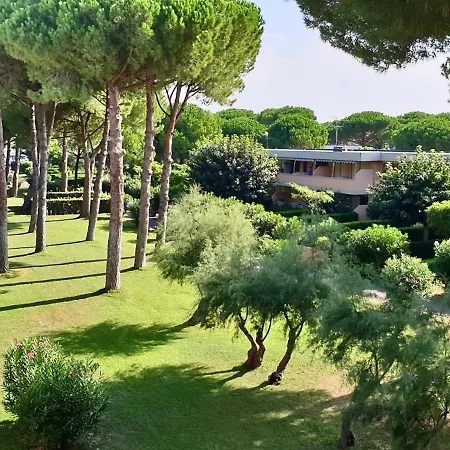 Apartment Isa-holiday Homes In From 400 To 900 M From The Beach, 6 Beds With Private Outdoor Area *