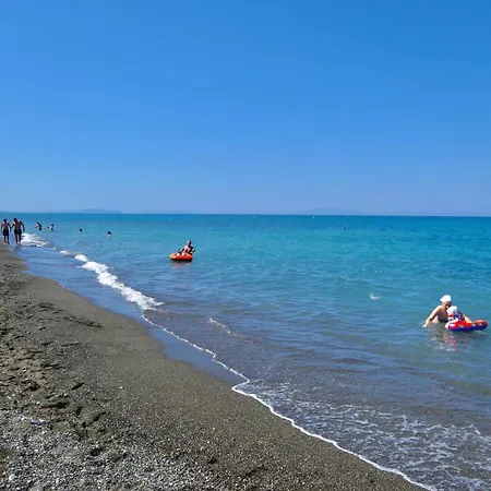 Isa-holiday Homes In From 400 To 900 M From The Beach, 6 Beds With Private Outdoor Area Apartment Marina Di Bibbona