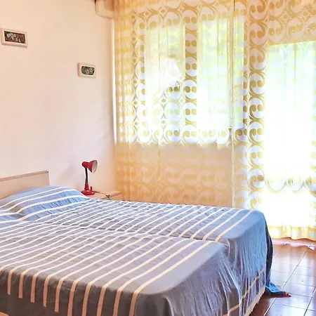 Isa-holiday Homes In From 400 To 900 M From The Beach, 6 Beds With Private Outdoor Area Marina Di Bibbona