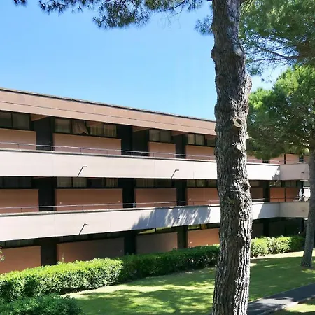 Apartment Isa-holiday Homes In From 400 To 900 M From The Beach, 6 Beds With Private Outdoor Area