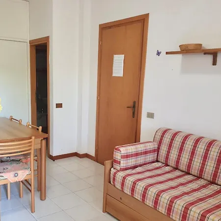 Apartment Isa-holiday Homes In From 400 To 900 M From The Beach, 6 Beds With Private Outdoor Area *