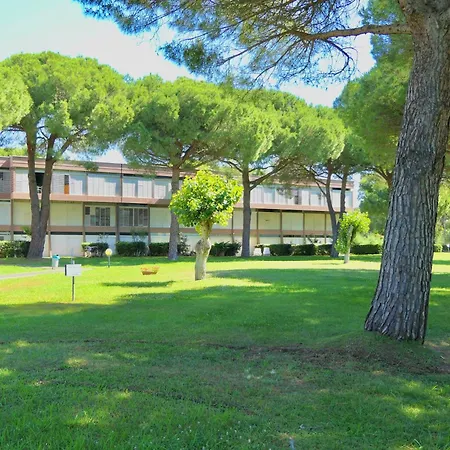 Isa-holiday Homes In From 400 To 900 M From The Beach, 6 Beds With Private Outdoor Area *